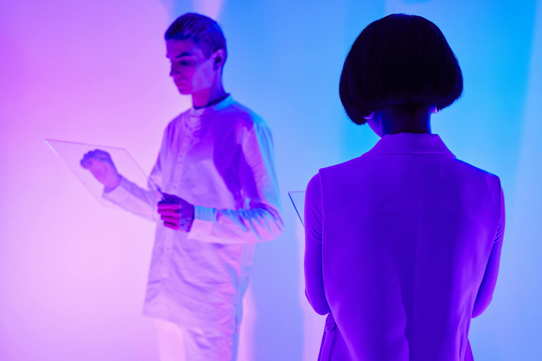 AI против человеческого интеллекта — как AI соотносится с человеческим суждением