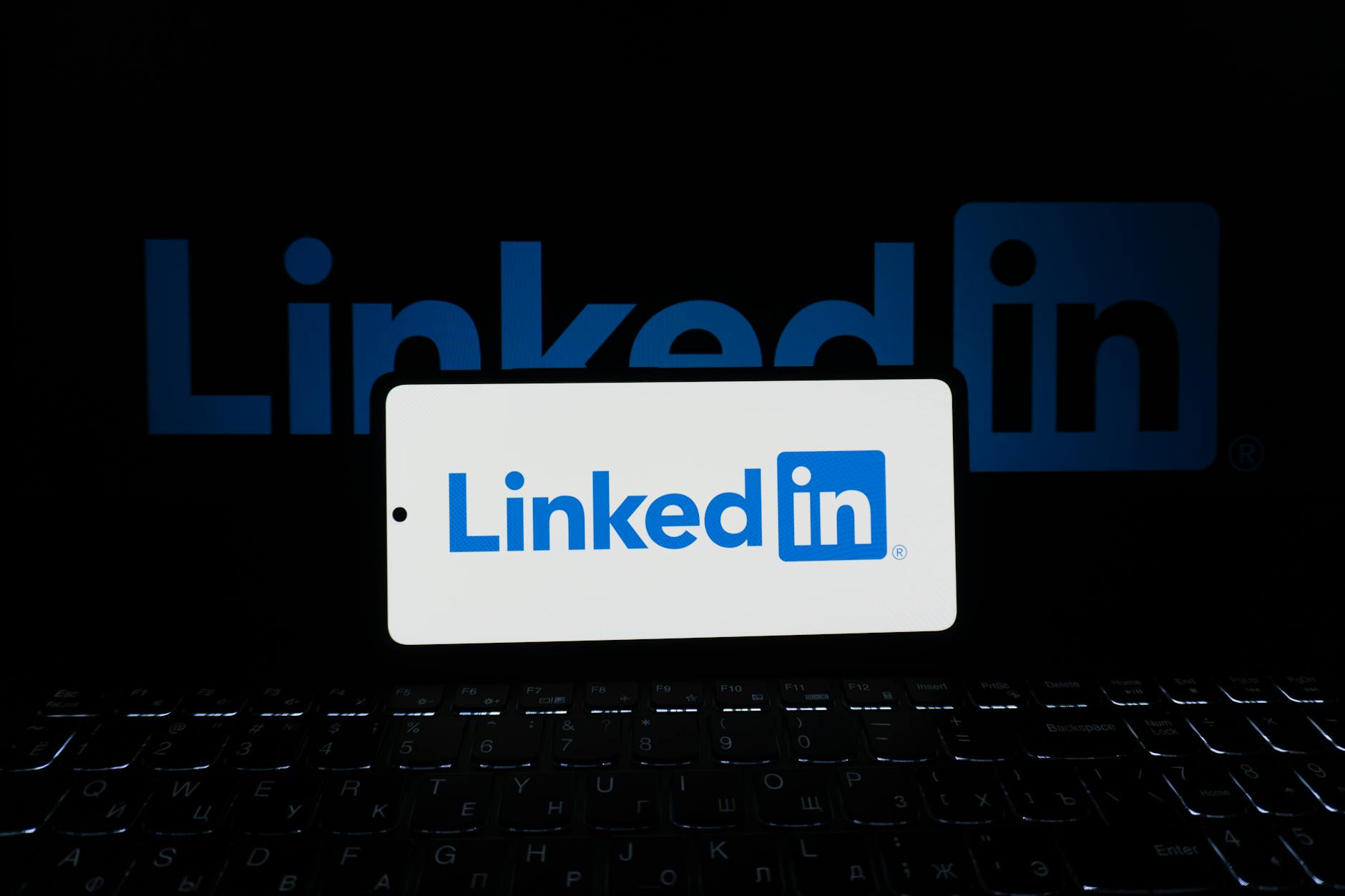 Как использовать ИИ для создания вирусных постов в LinkedIn — пошаговое руководство