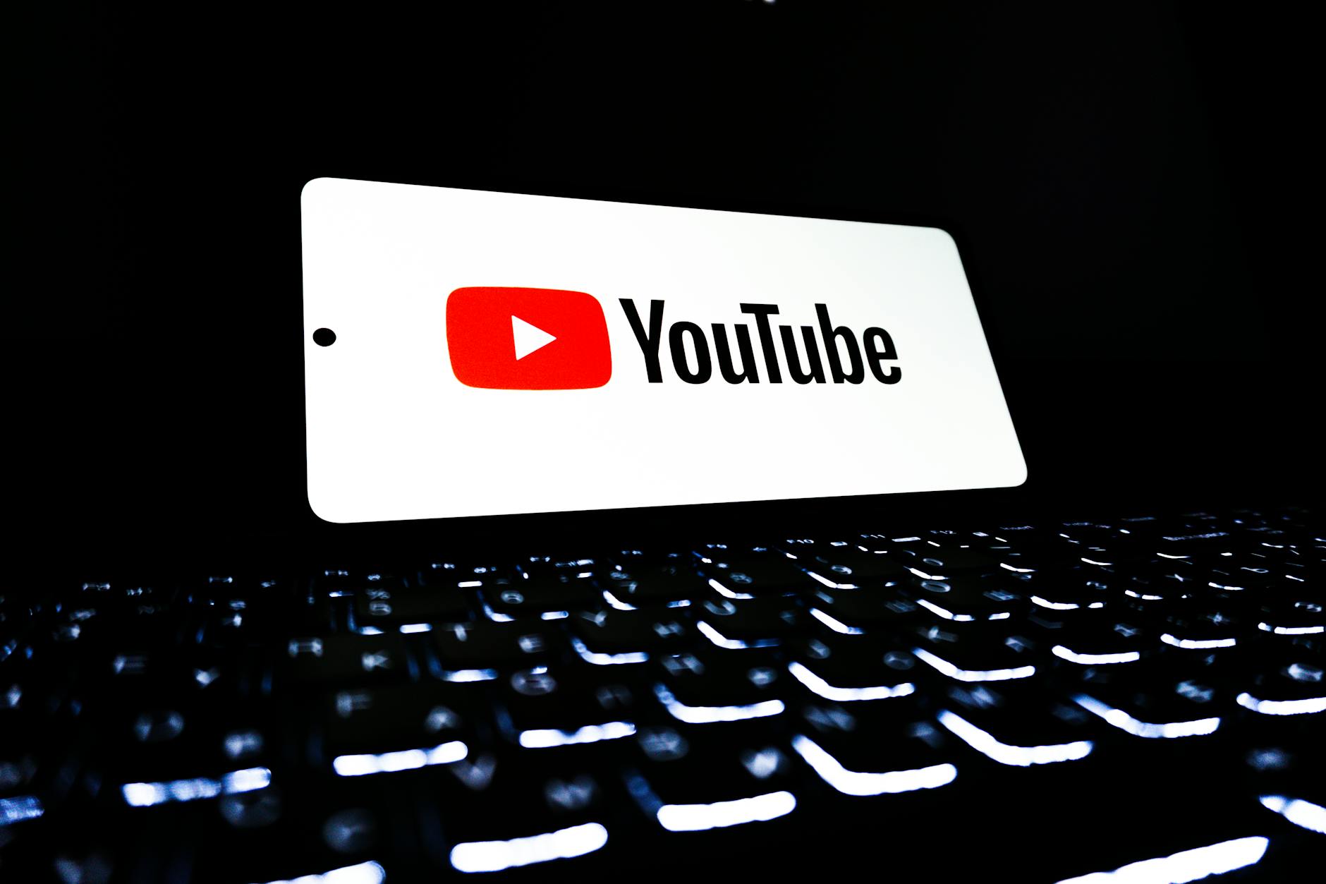 YouTube предположительно использовал ИИ для редактирования видео пользователей – может ли реальность исказиться?