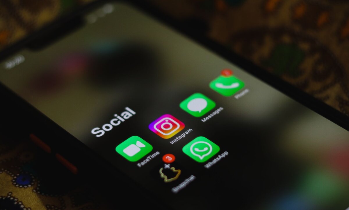 AI Disclosure Rules by Platform: YouTube vs TikTok vs Instagram (2026)