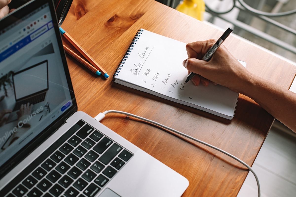 How to Create an Online Course With AI Video in 2026